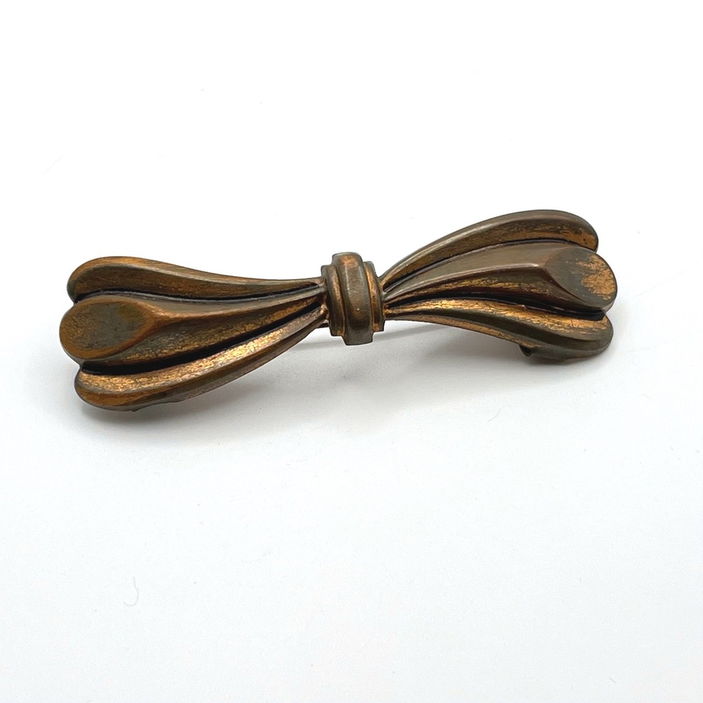 Vintage Bronze Tone Sculptural Bow Brooch Art Deco Style Fluted Ribbon Pin 3"‎